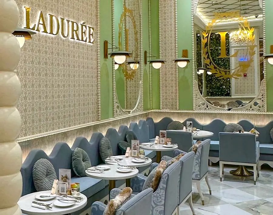 Laduree-solitaire-2.png